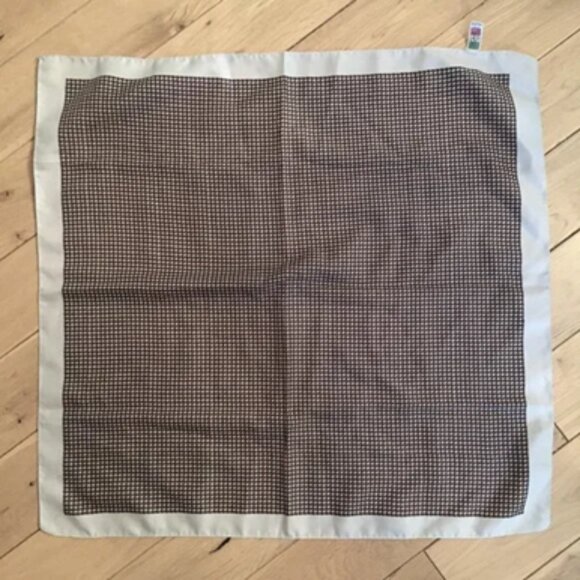 Vintage Glentex Ice and Espresso Puppytooth Square Handkerchief Scarf - Picture 12 of 13